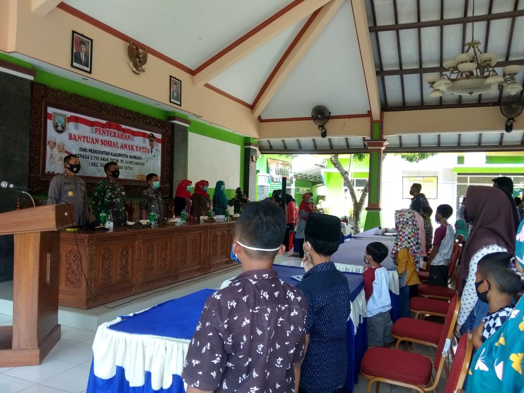 Penyerahan Bantuan social anak Yatim dari Kabupaten Rembang, di Pendopo Kecamatan Sale Bulan September 2020.