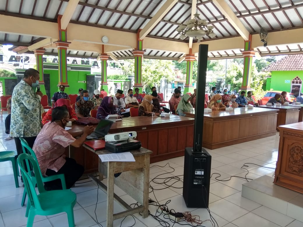 Pembinaan administrasi peningkatan kinerja perangkat desa se Kecamatan Sale, September 2020